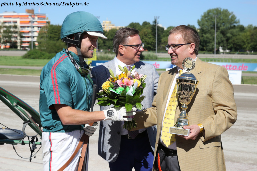 HSF Trophy Race 8 Photo of HSF Trophy Presentation for Race 8